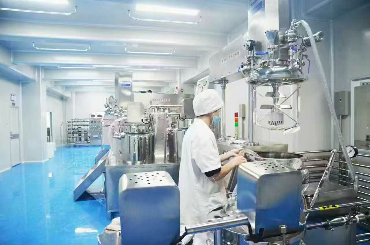 Emulsifying and mixing tanks